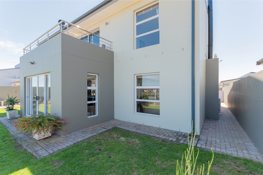4 Bedroom Property for Sale in Sunset Estate Western Cape